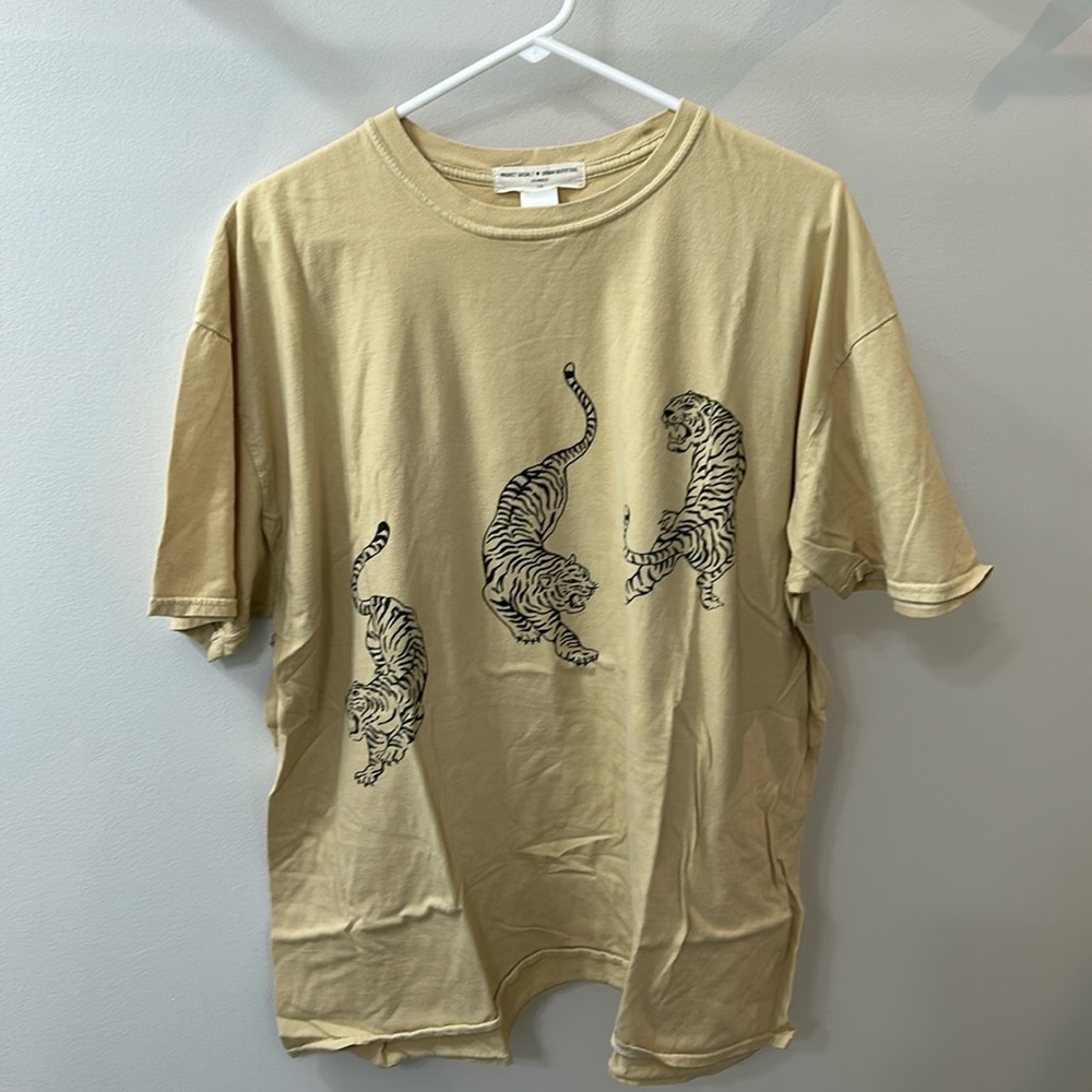 Urban Outfitters Tiger Graphic Tee